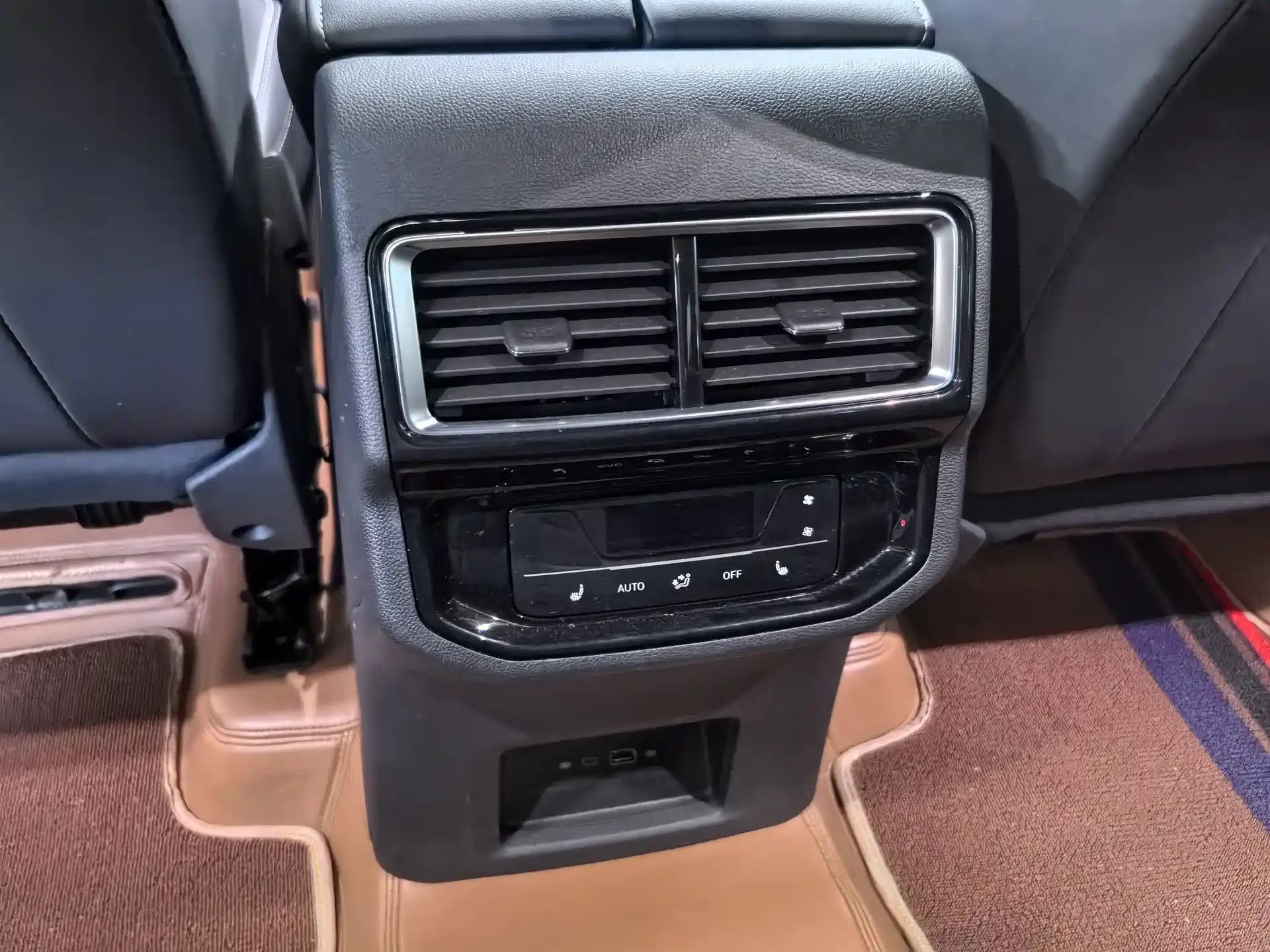 Photo 11 - Volkswagen Teramont