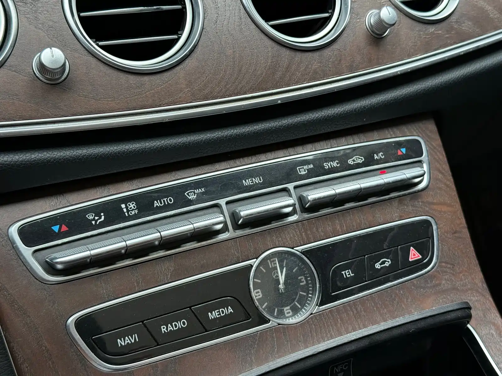 Фото 32 - Mercedes-Benz E-Class
