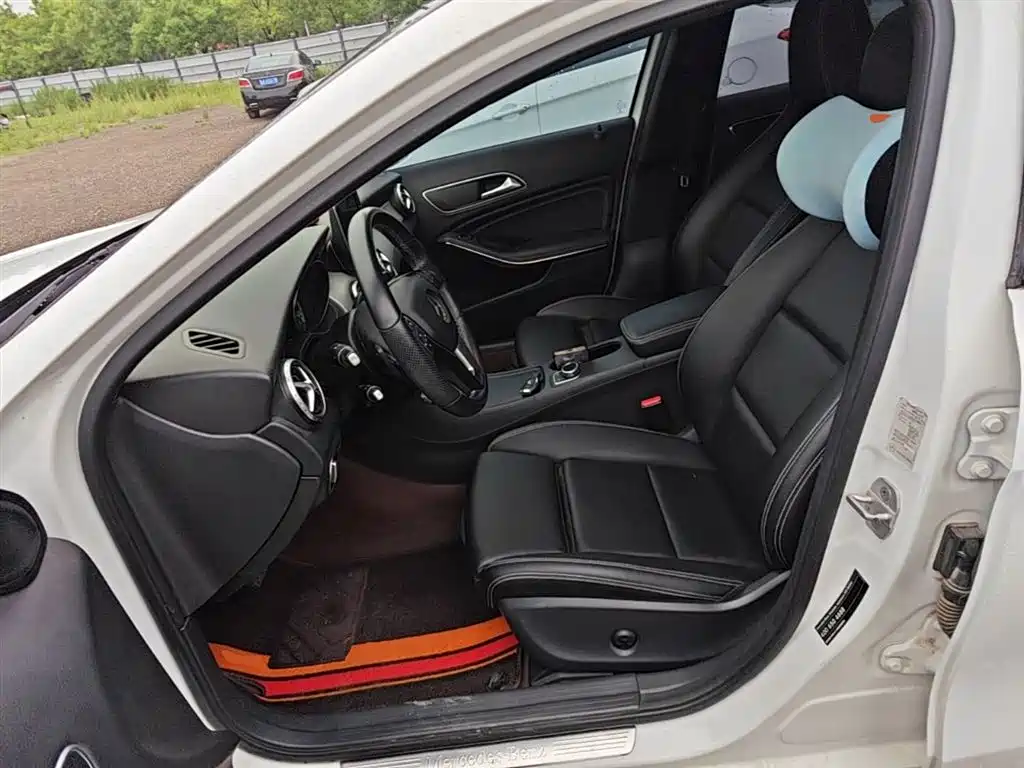 Mercedes-Benz GLA 2016 GLA 200 Dynamic фото 15