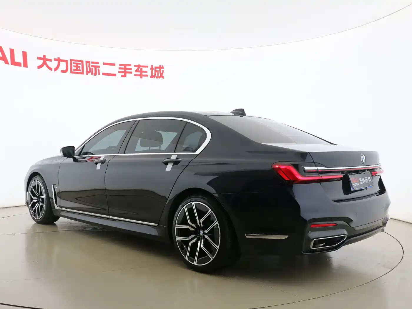BMW 7 Series 2019 740Li Leading M Sport Package фото 14