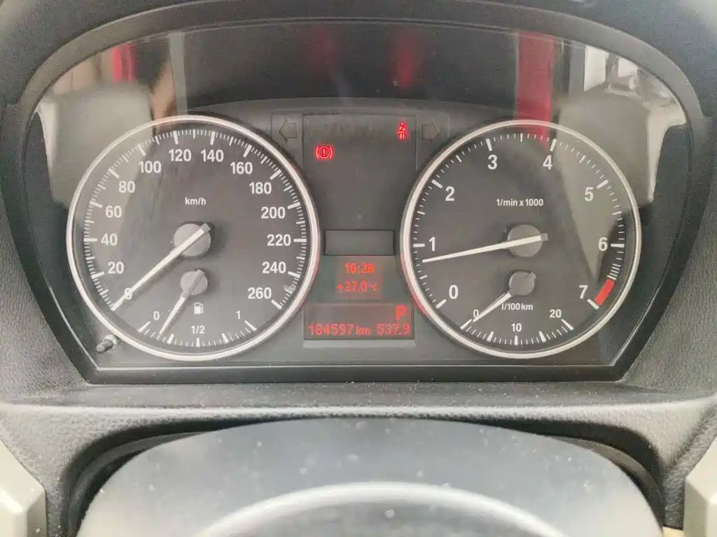 BMW 3 Series (Import) 2012 2010 320i Luxury