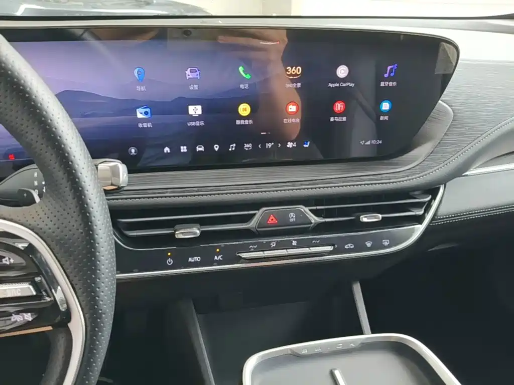 Buick LaCrosse 2025 2026 Model 28T Platinum Edition