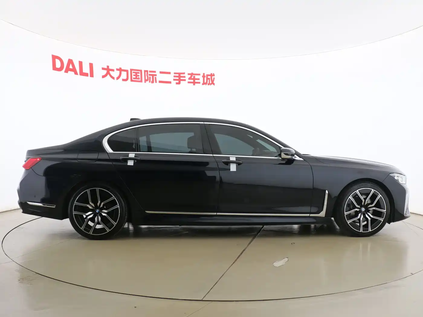 BMW 7 Series 2019 740Li Leading M Sport Package фото 16