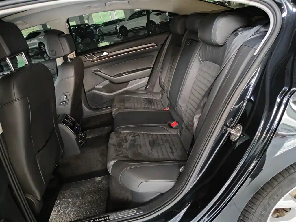 Volkswagen Magotan 2018 330TSI DSG Luxury фото 17