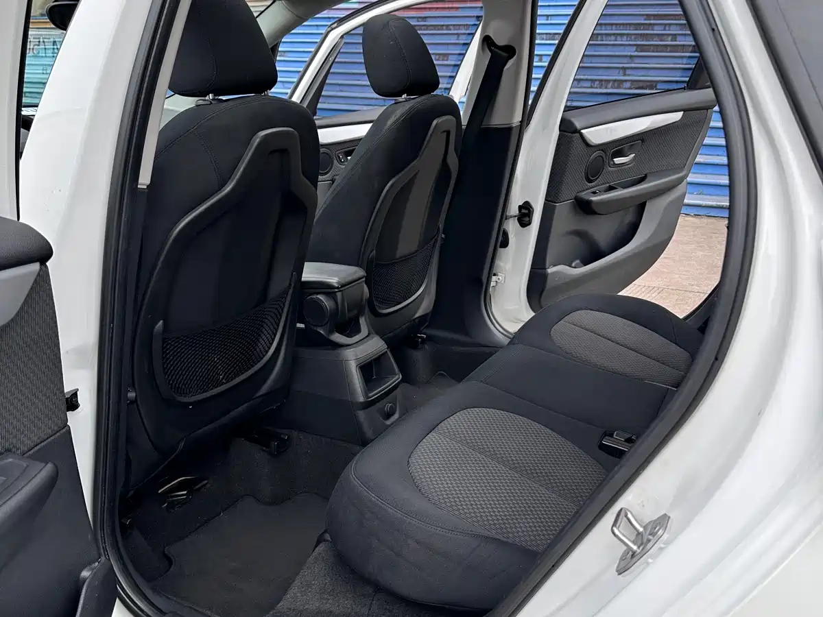 BMW 2 Series Touring 2016 2016 218i Fashion Model