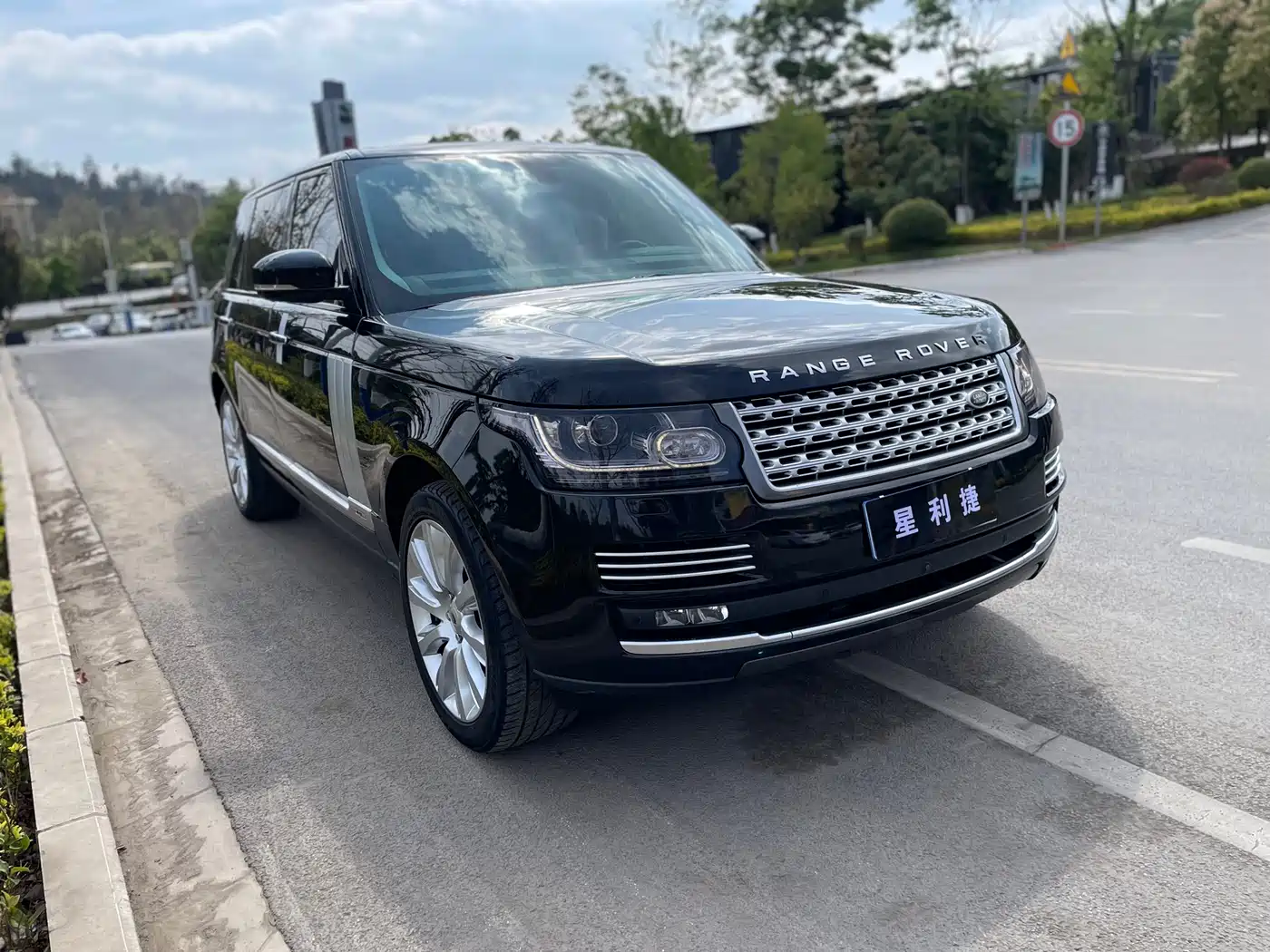 Land Rover Range Rover 2016 3.0 SC V6 Vogue SE Autobiography LWB фото 3