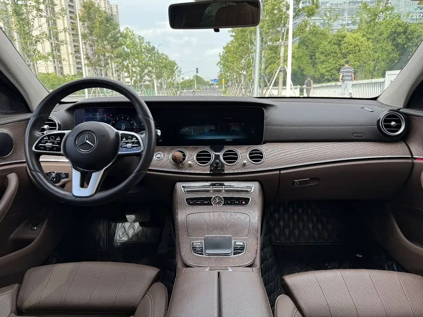 Mercedes-Benz E-Class 2019 E 200 L фото 9