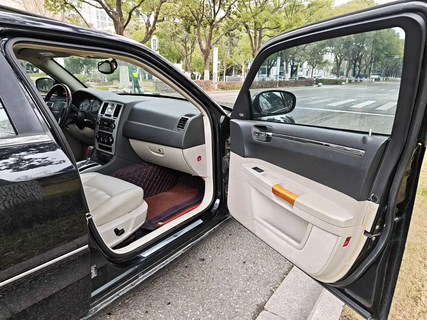 Chrysler 300C 2009 2006 Model 2.7L Luxury Edition