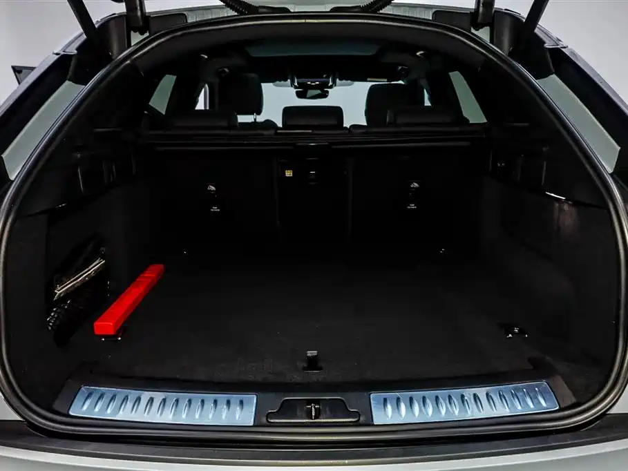 Land Rover Range Rover Velar 2024 Dynamic SE фото 6