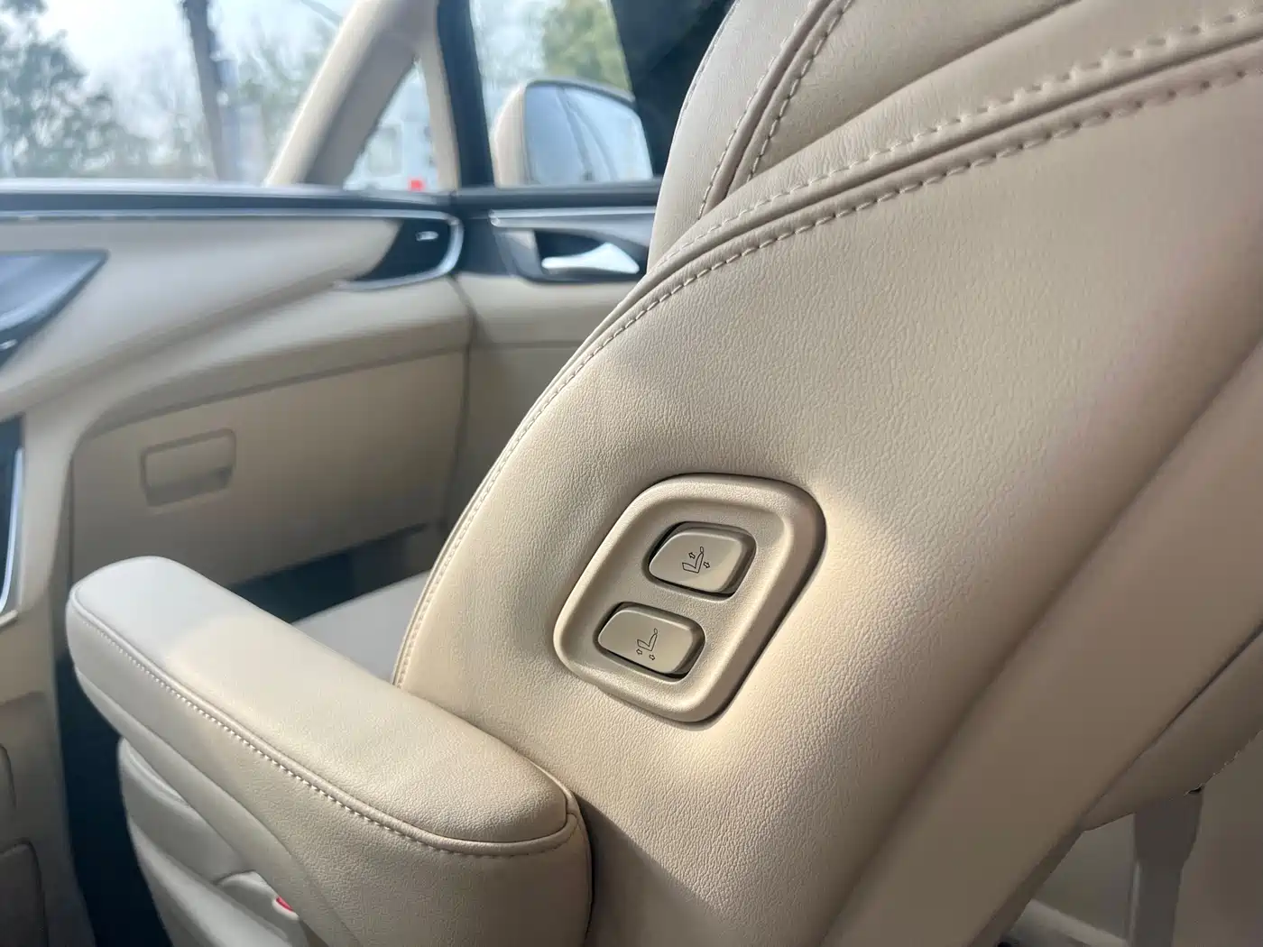 Buick GL8 2023 ES Landmaster Exclusive фото 15