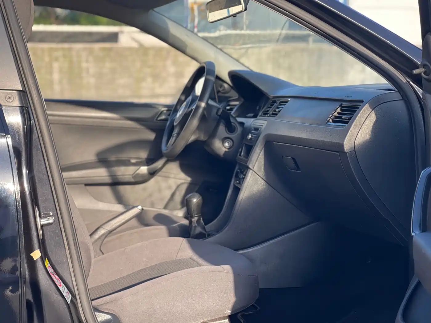 Volkswagen Santana 2015 1.6L Manual Trend Edition фото 8