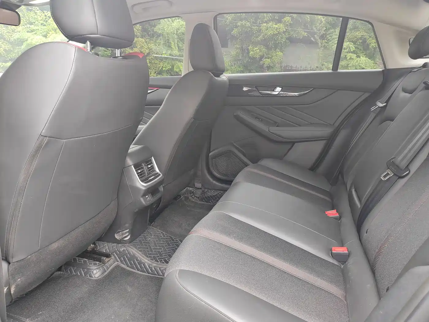 DONGFENG FENGSHEN YI HYUN MAX