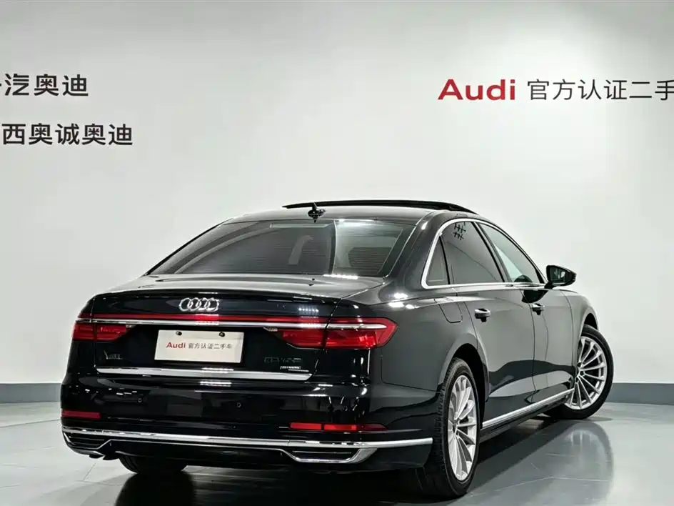 AUDI A8