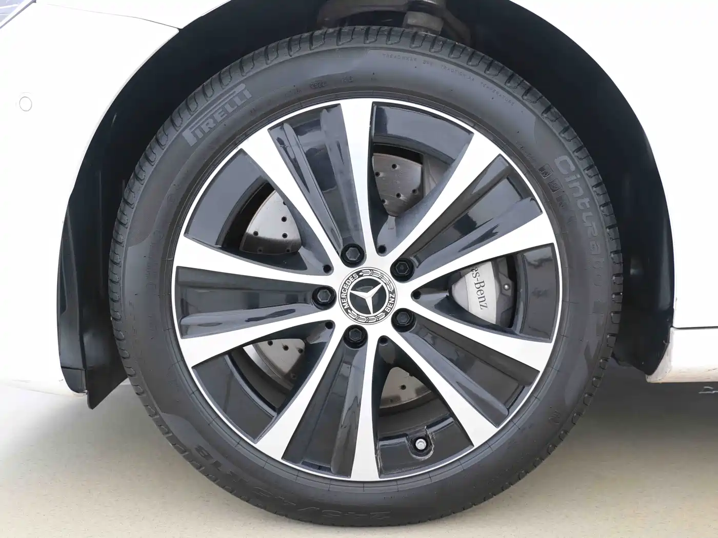 Mercedes-Benz E-Class New Energy 2023 E 350 e L Plug-in Hybrid Sport Sedan фото 11