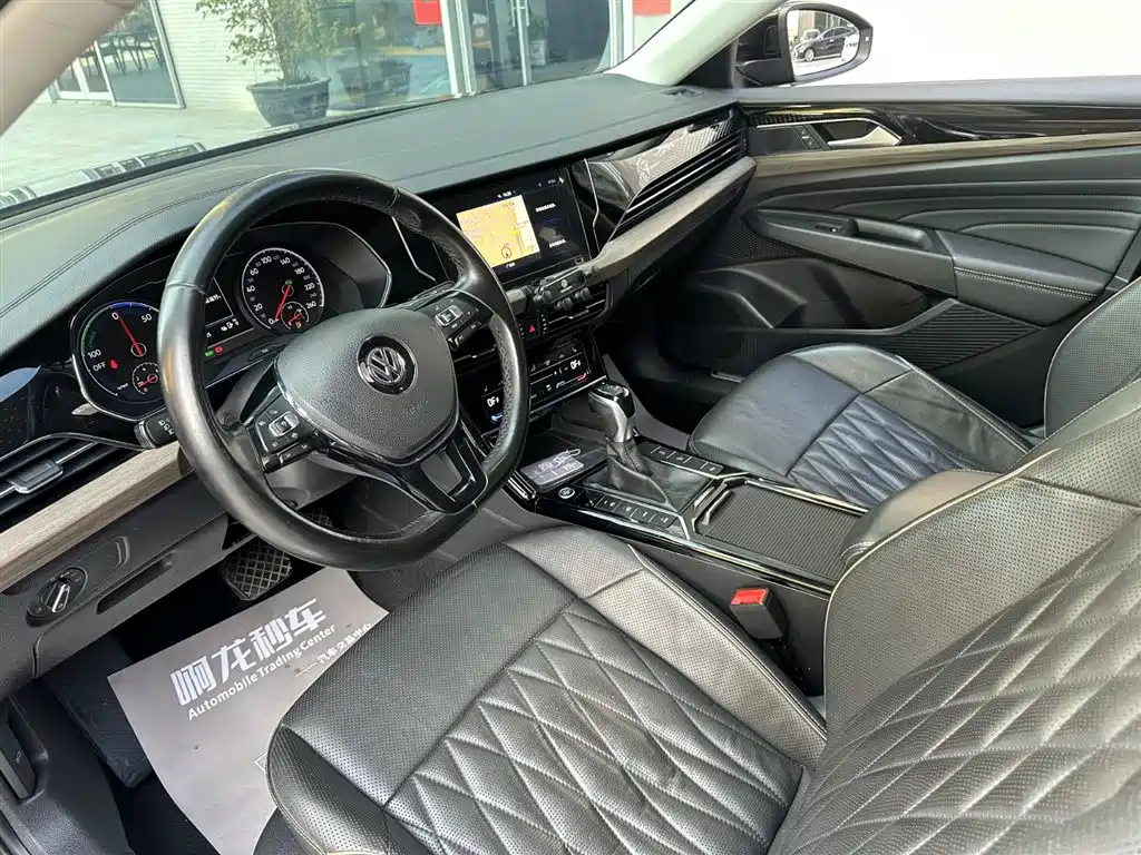 VOLKSWAGEN PASSAT NEW ENERGY