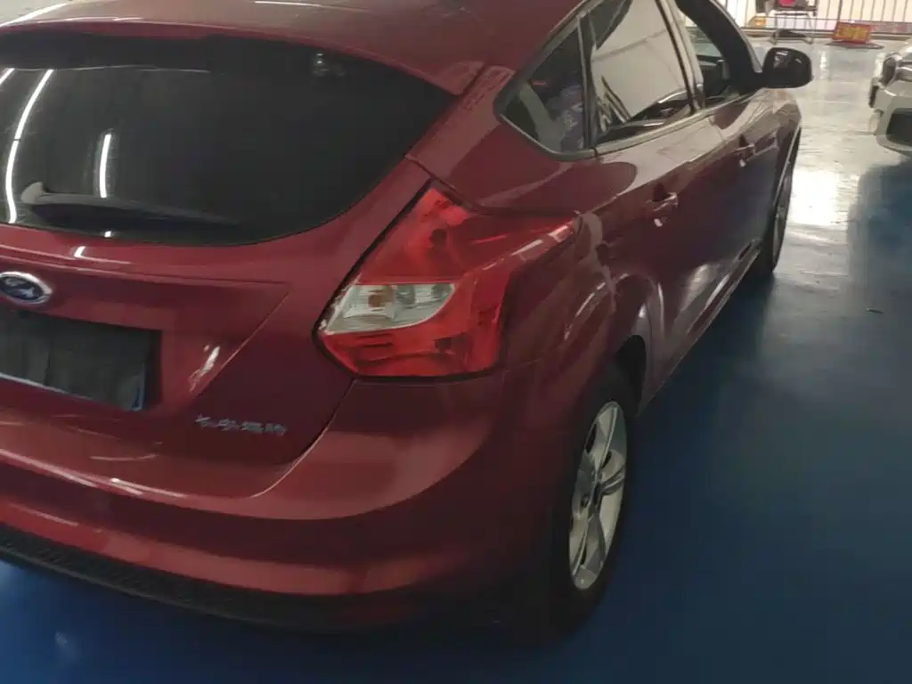 Фото 8 - Ford Focus
