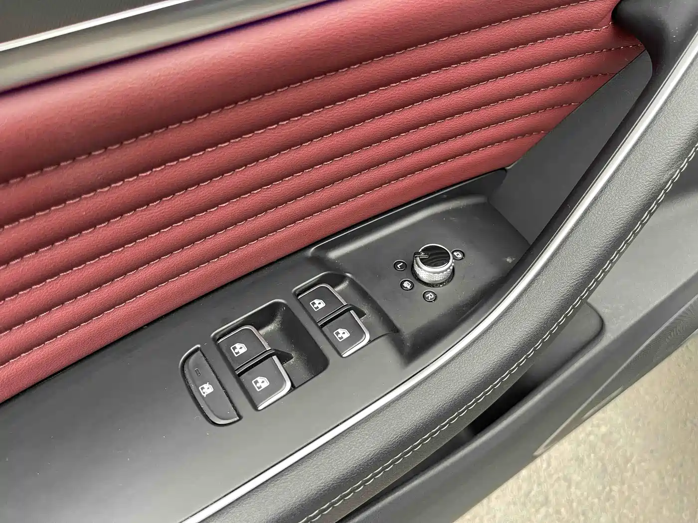 Hongqi HS5 2023 2.0T Flag Enjoy Pro Edition фото 14
