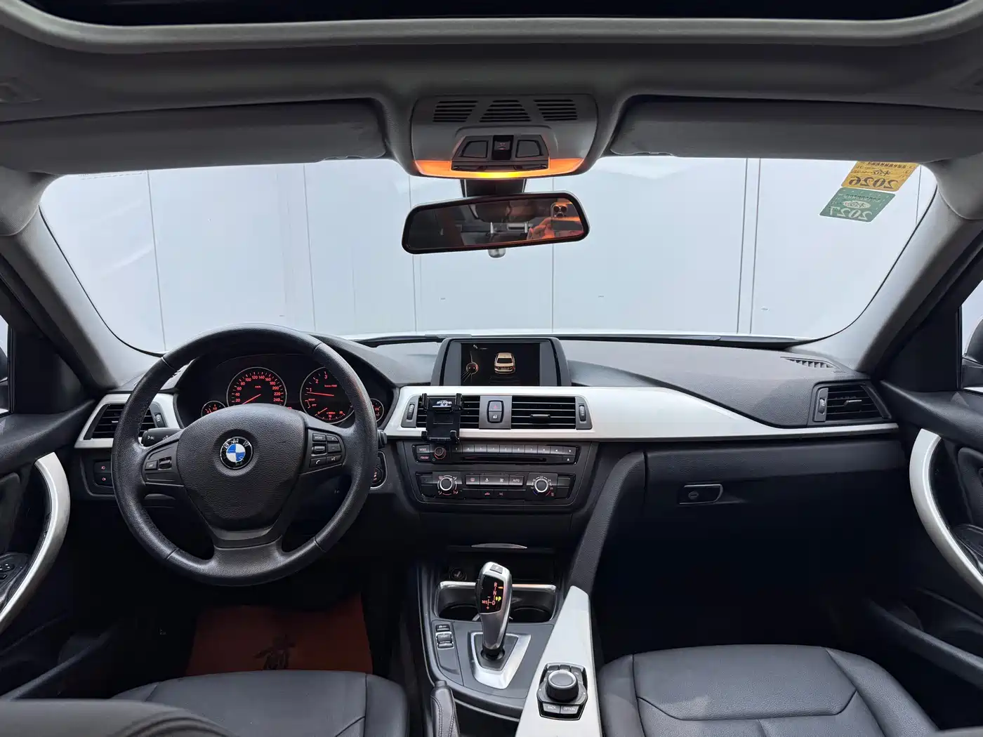 BMW 3 Series 2015 316i Progressive фото 22