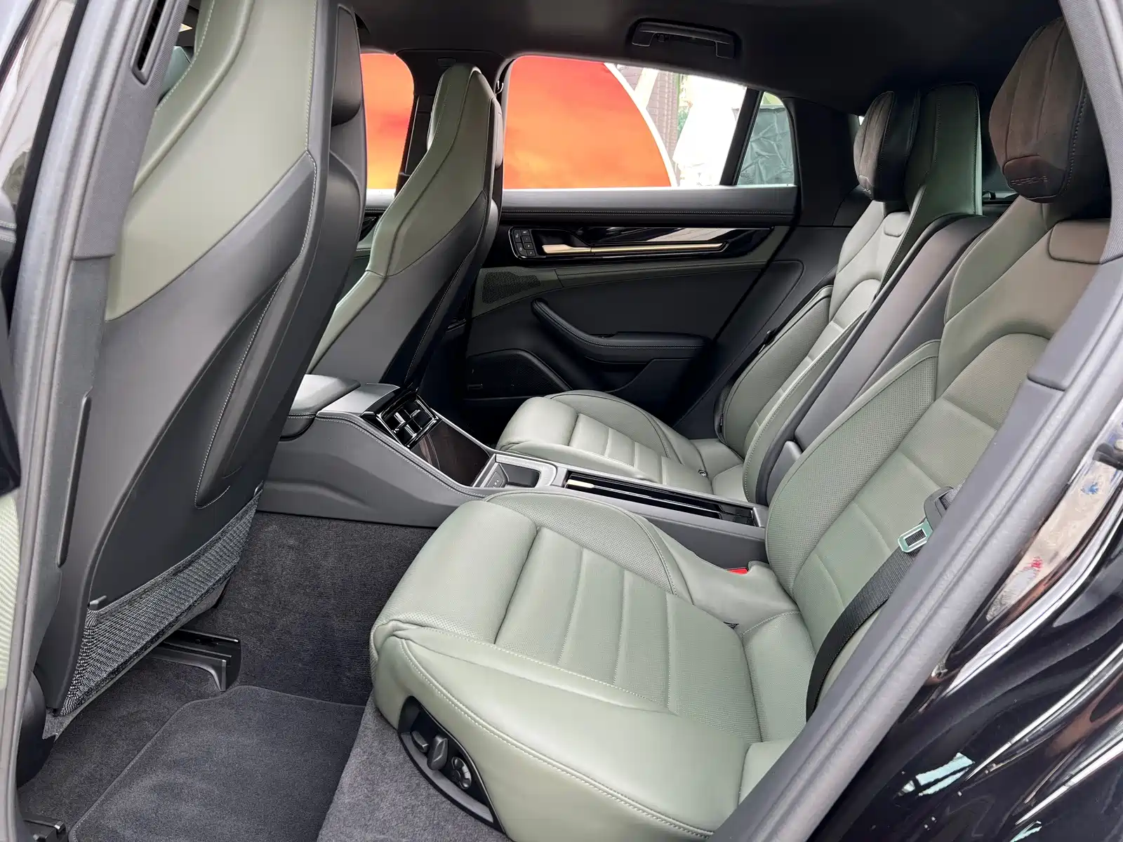 صورة 15 - Porsche Panamera