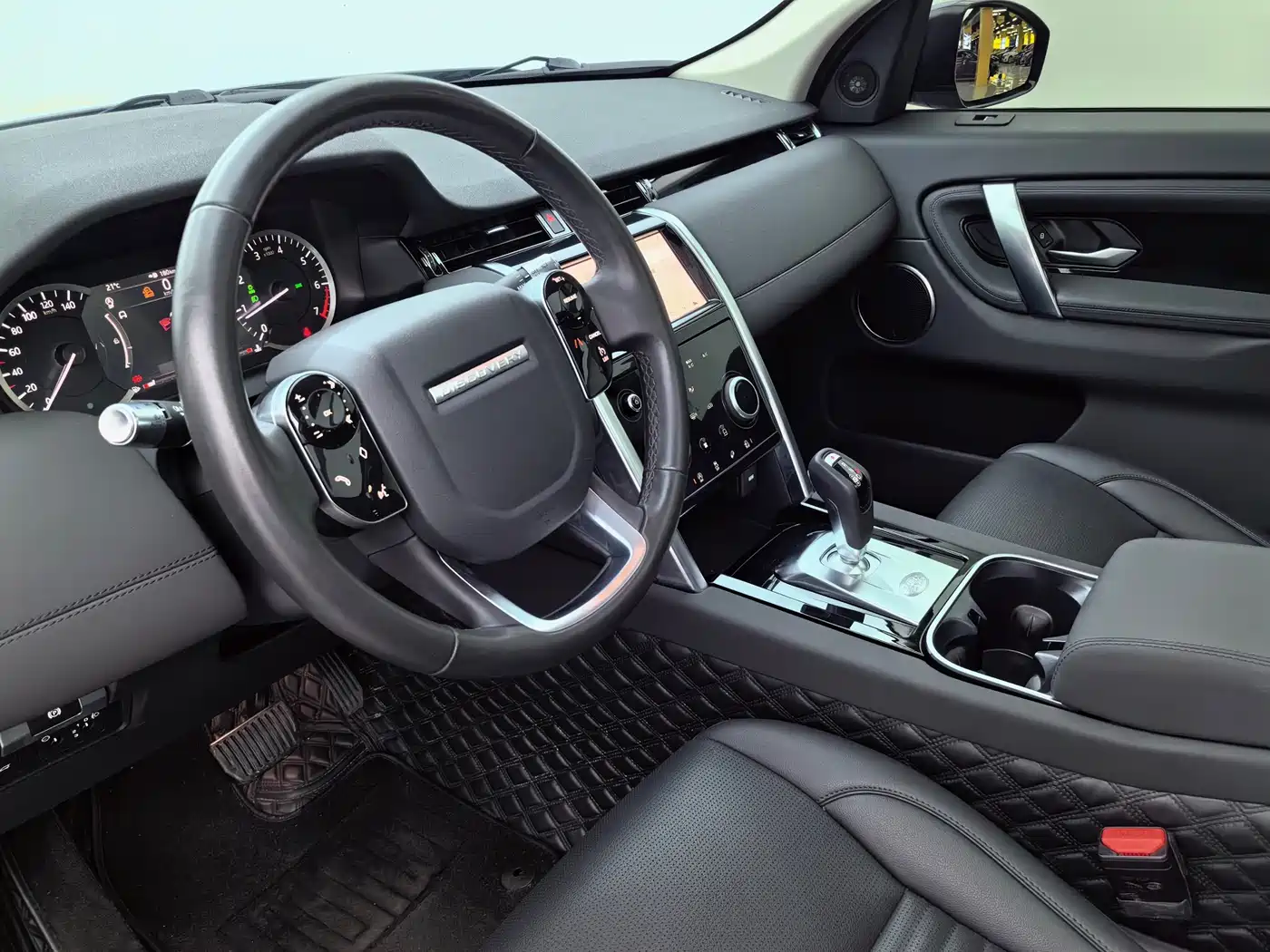 Land Rover Discovery Sport 2020 200PS Family Edition фото 22