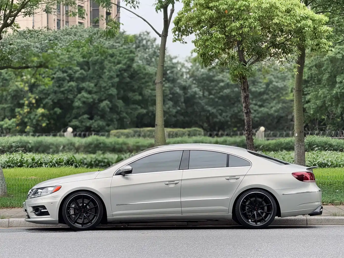 Volkswagen FAW-Volkswagen CC 2018 1.8TSI Premium фото 2