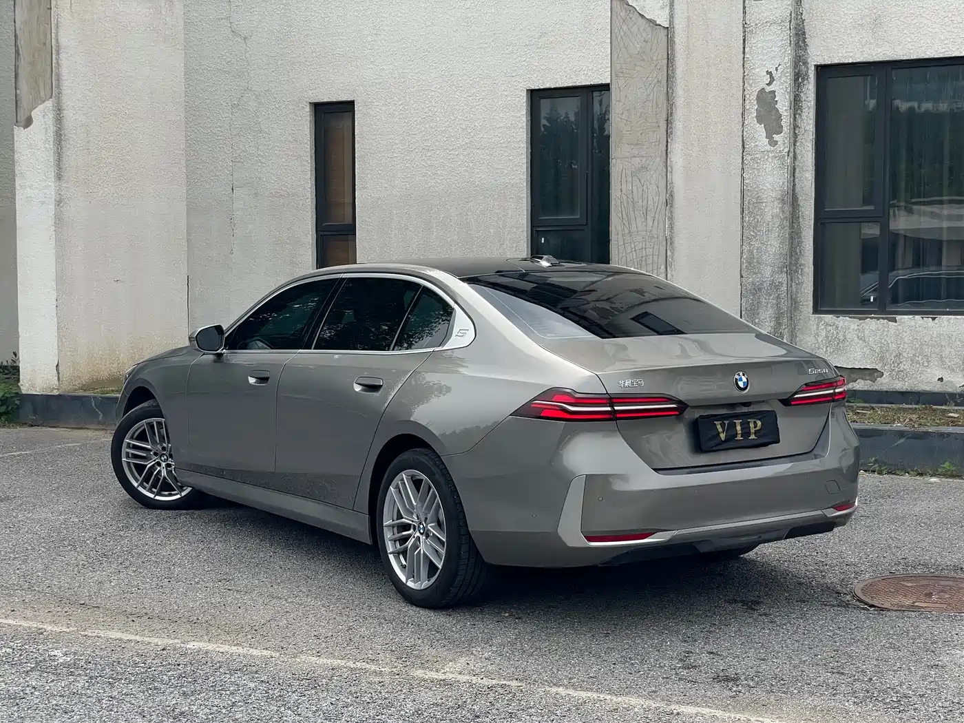 BMW 5 Series 2024 525Li Luxury Package фото 4