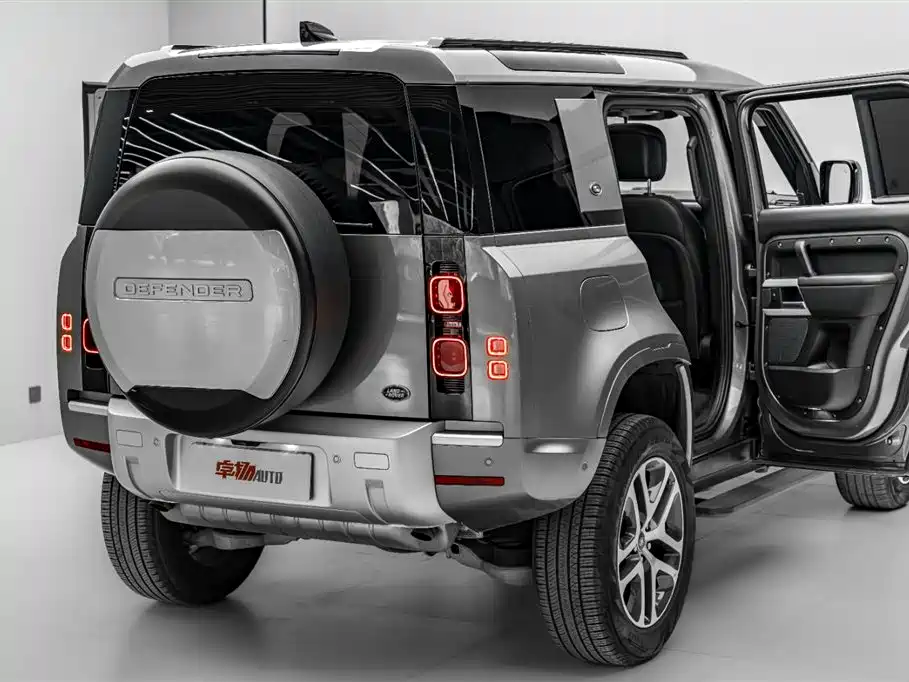 Land Rover Defender 2024 2024 110 3.0T P400 XS