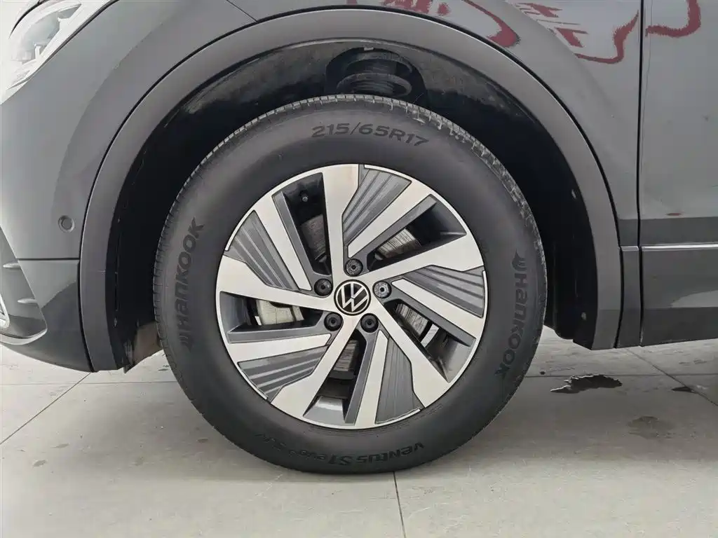Volkswagen Tiguan L PHEV 2023 430PHEV Plug-in Hybrid Premium фото 17