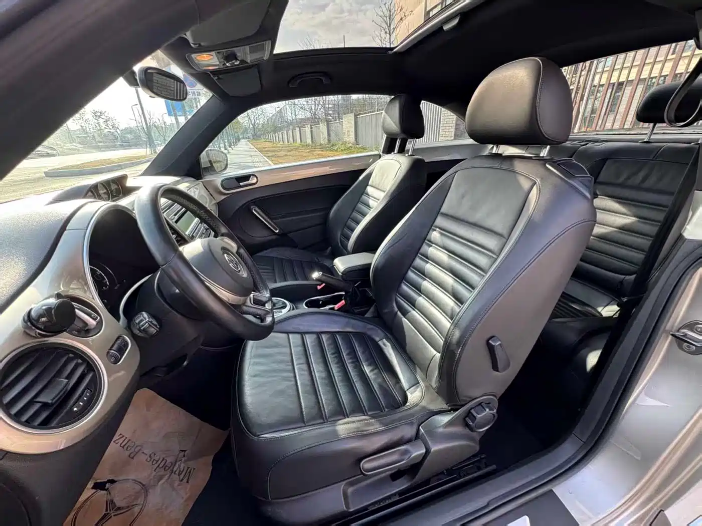 Volkswagen Beetle 2013 1.4TSI Comfort фото 9