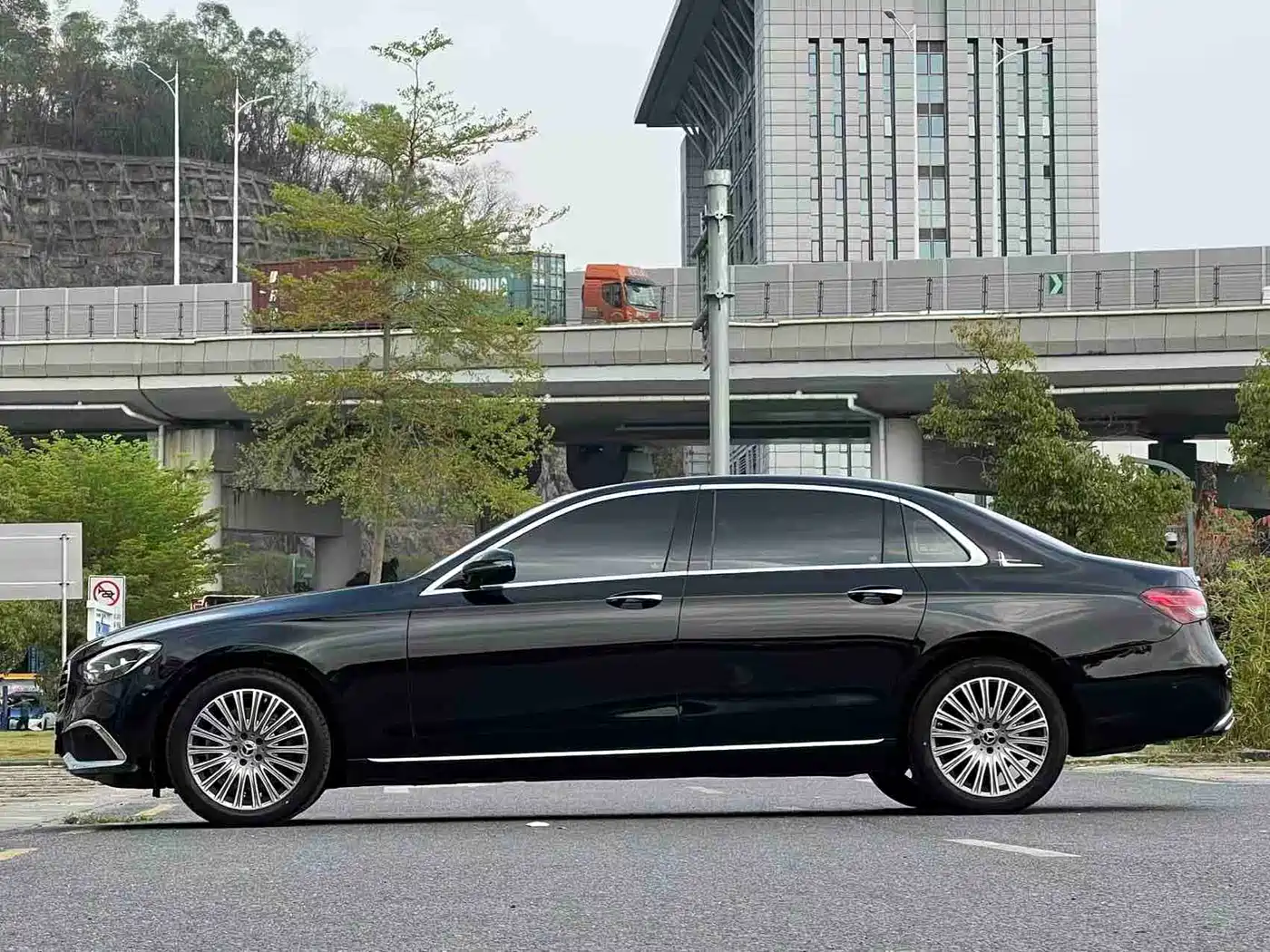 Mercedes-Benz E-Class 2023 Facelift E 300 L Fashion фото 7