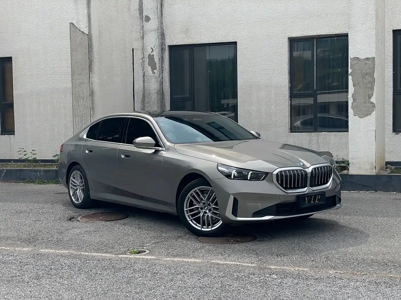 BMW 5 Series 2024 525Li Luxury Package фото 3