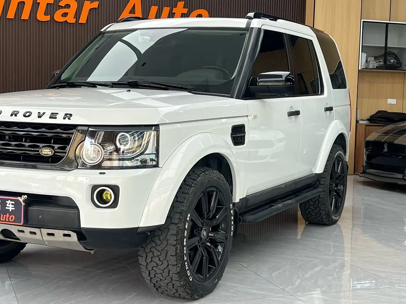 Land Rover Discovery 2012 5.0 V8 HSE фото 10