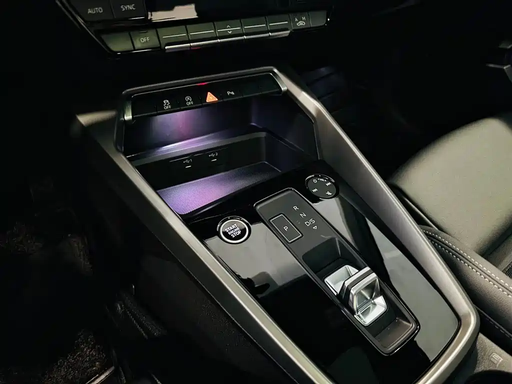 Audi A3 2024 Model A3L Limousine 35 TFSI Fashion Sport фото 12