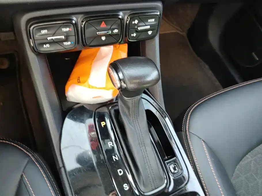 GAC Trumpchi Trumpchi GS3 2019 235T Automatic Elite Edition фото 16