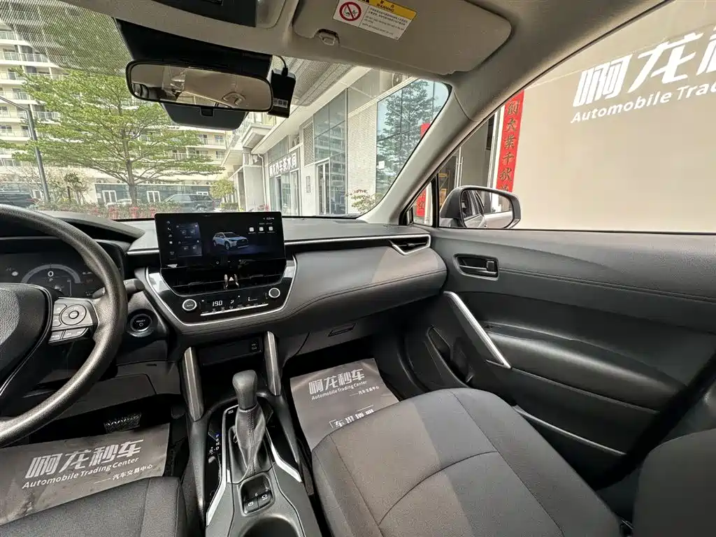 Toyota Corolla Cross 2024 2.0L Smart Hybrid Dual Engine Pioneer Edition фото 18