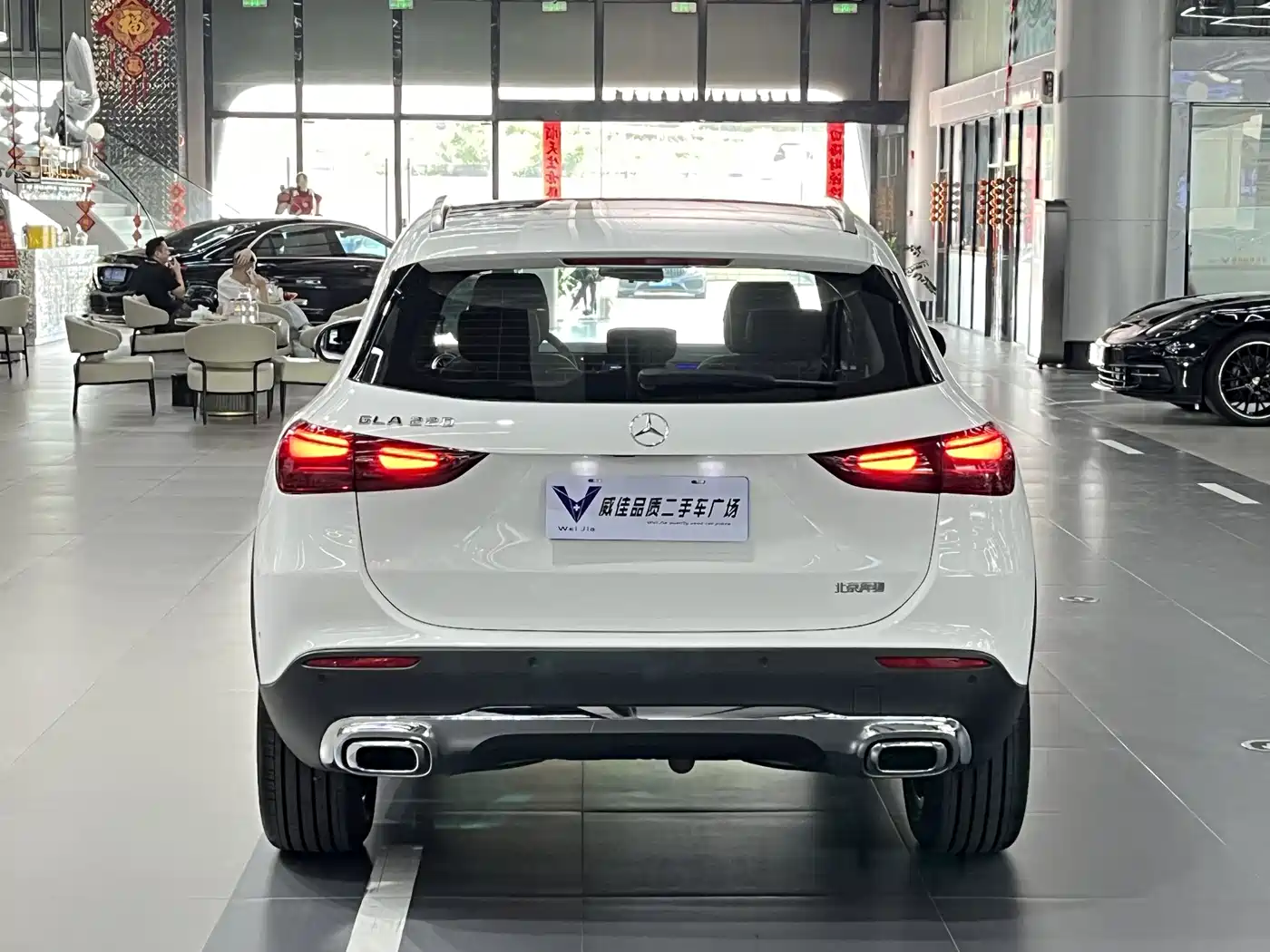 MERCEDES-BENZ GLA