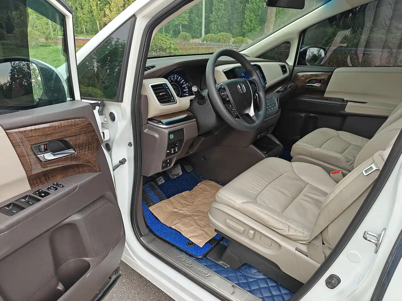 Honda Odyssey 2015 Facelift 2.4L Luxury Edition фото 9