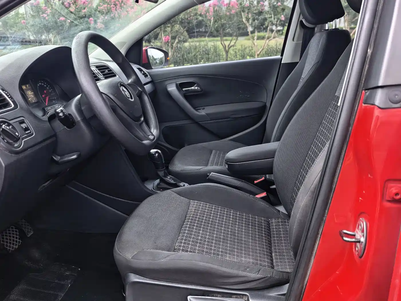 Volkswagen Polo 2014 2014 1.6L Automatic Comfort Edition