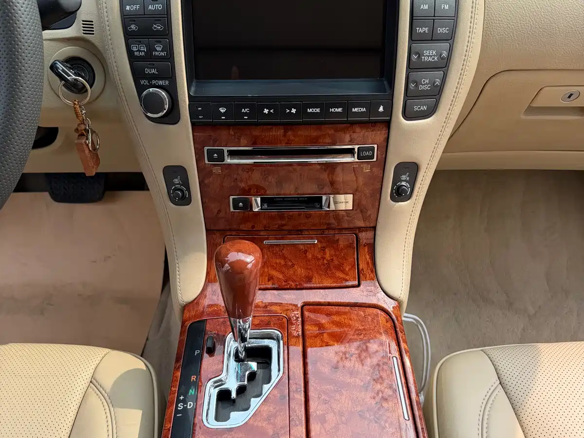 Toyota Crown 2008 2.5L 5th Anniversary Edition фото 16