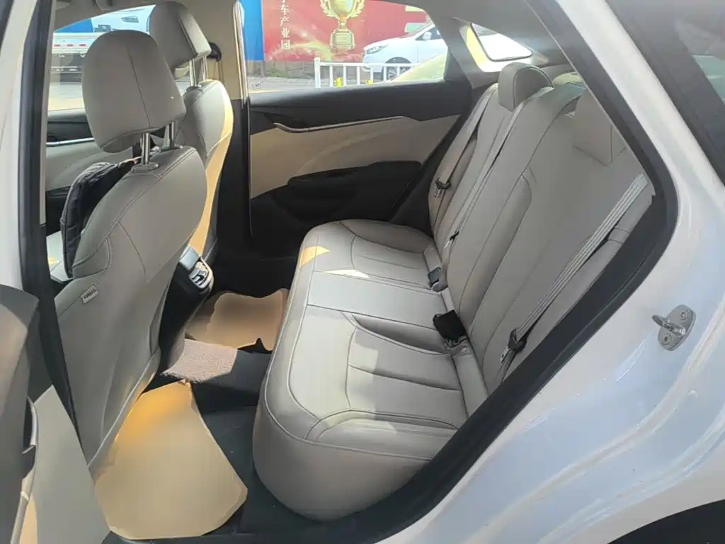 Фото 17 - Buick Excelle