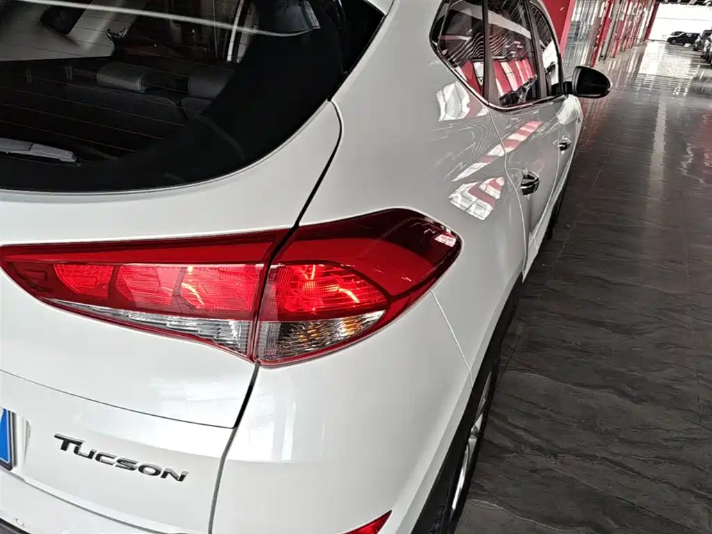 Hyundai Tucson 2015 1.6T Dual Clutch 2WD Smart фото 8