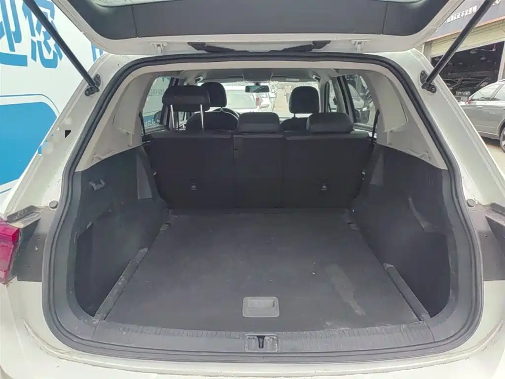 Volkswagen Tiguan L 2023 330TSI Auto 2WD Comfort Edition фото 19