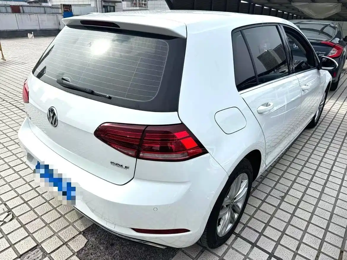 Volkswagen Golf 2018 1.6L Automatic Comfort фото 3