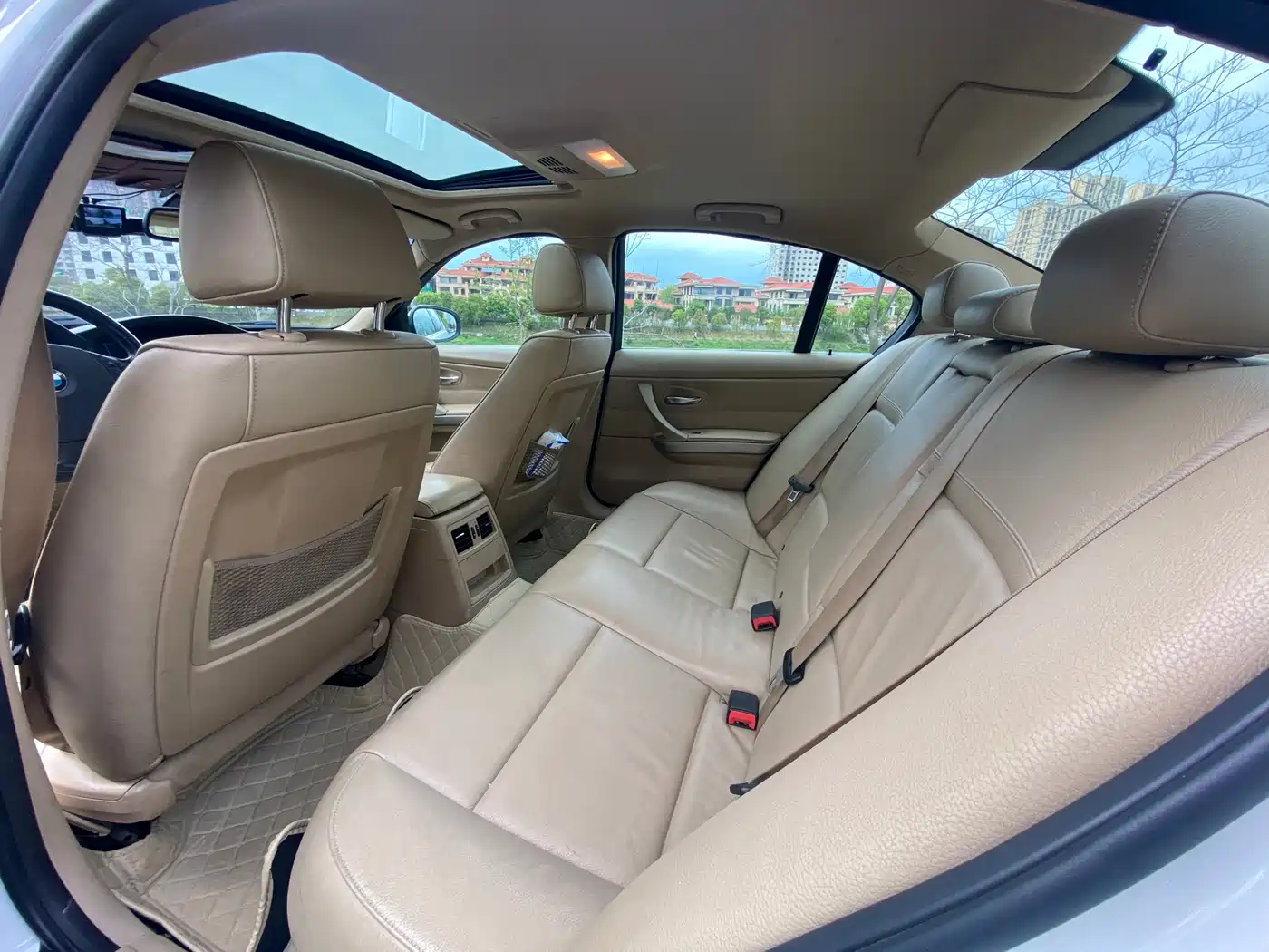 BMW 3 Series 2011 320i Luxury фото 11