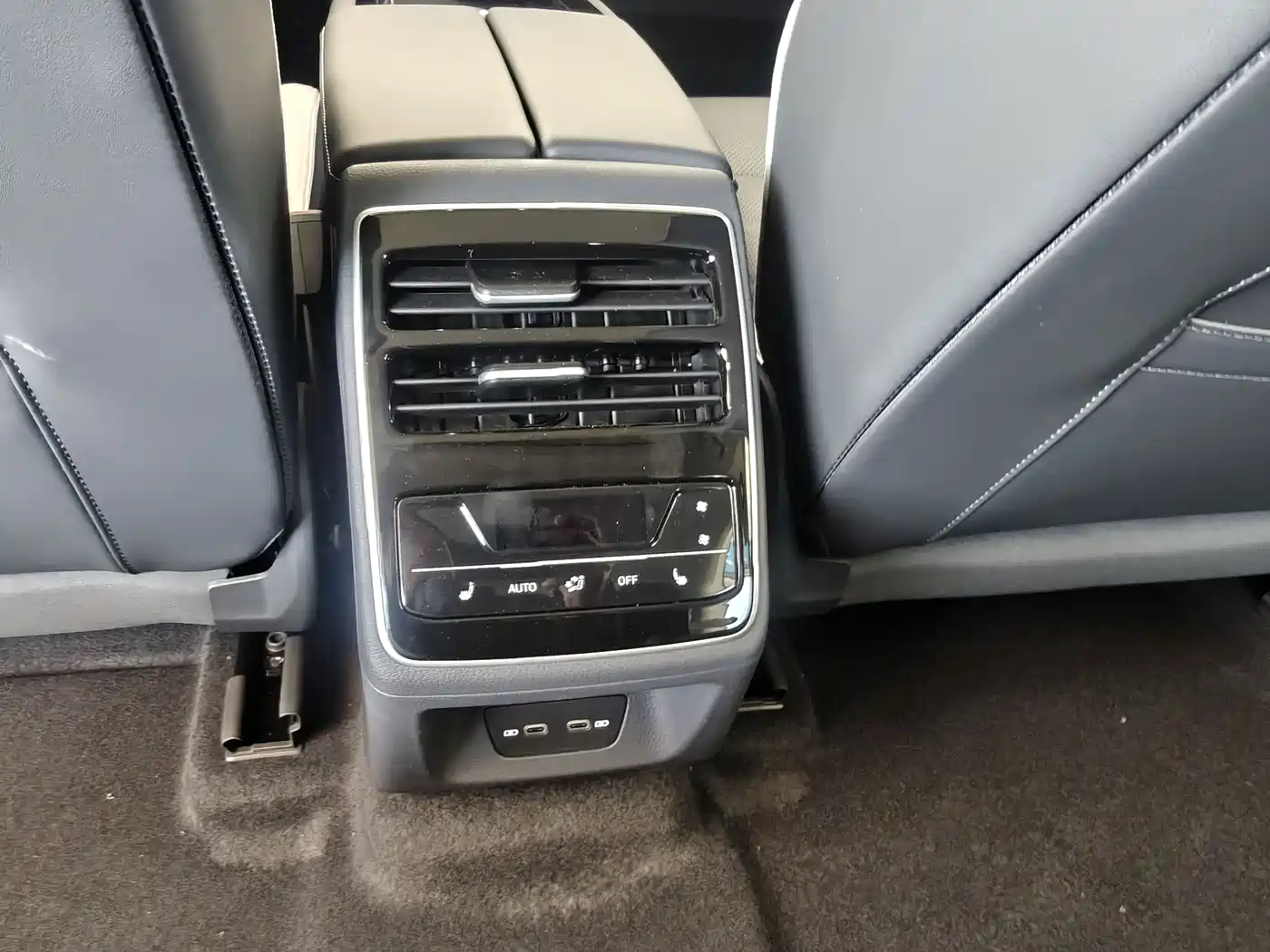 VOLKSWAGEN ID.7 VIZZION