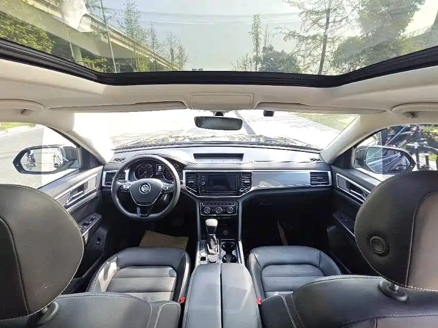 Volkswagen Teramont 2019 380TSI 4WD Luxury Edition China VI фото 4