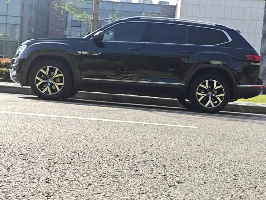 Volkswagen Teramont 2019 380TSI 4WD Luxury Edition China VI фото 7