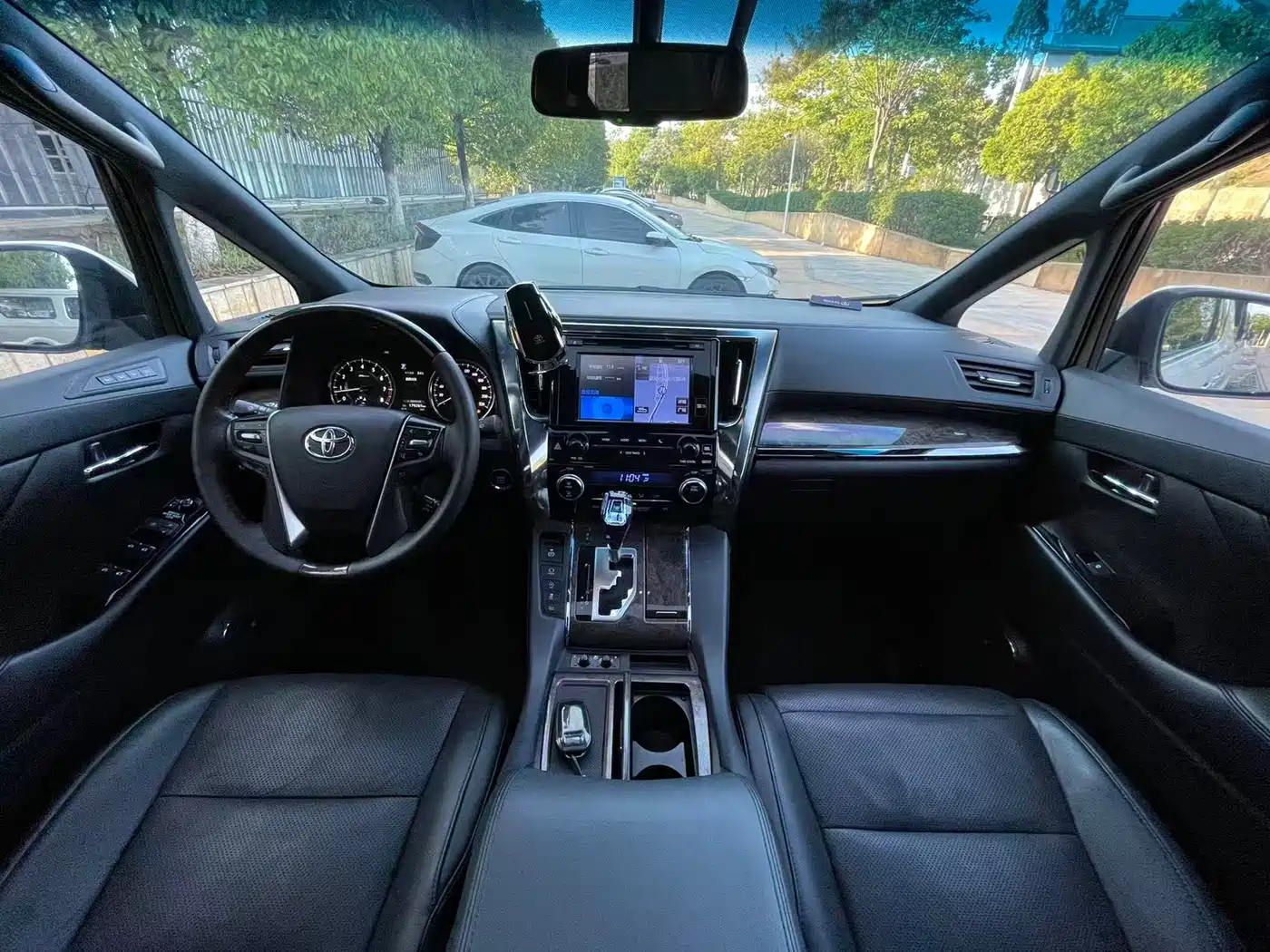 Toyota Alphard 2018 Facelift 3.5L Premium Edition фото 11