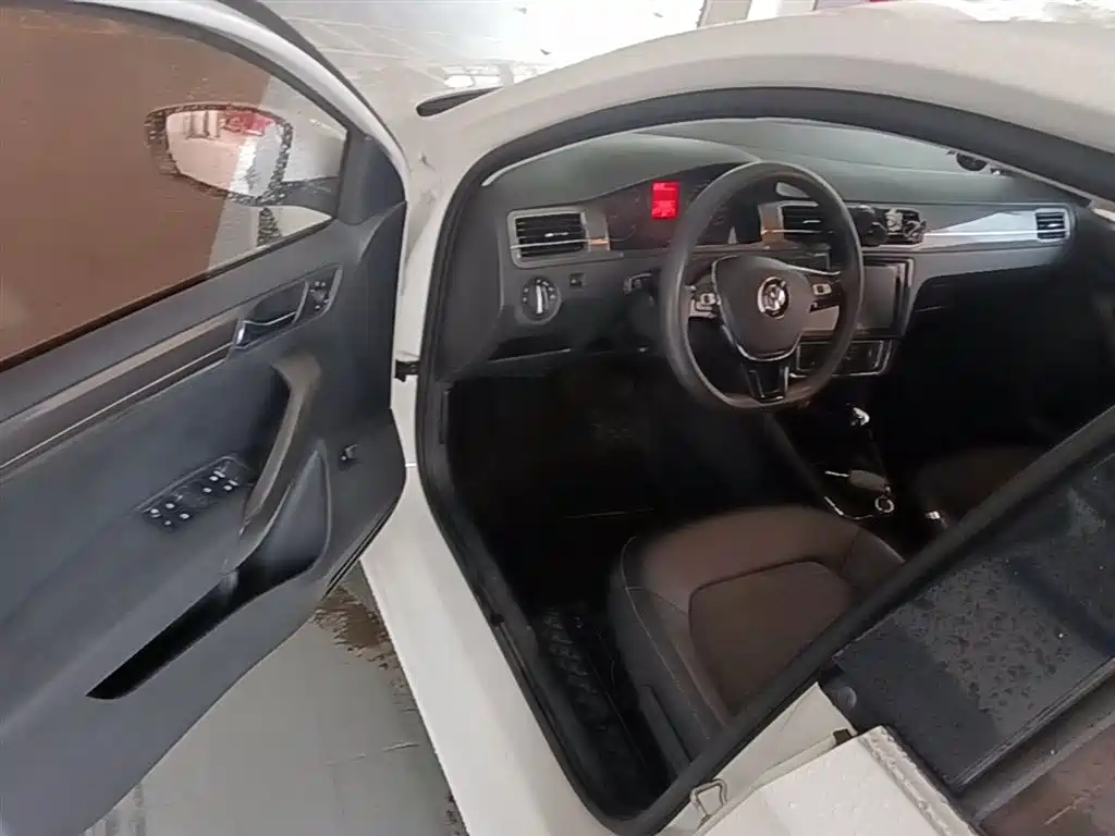 Photo 16 - Volkswagen Santana