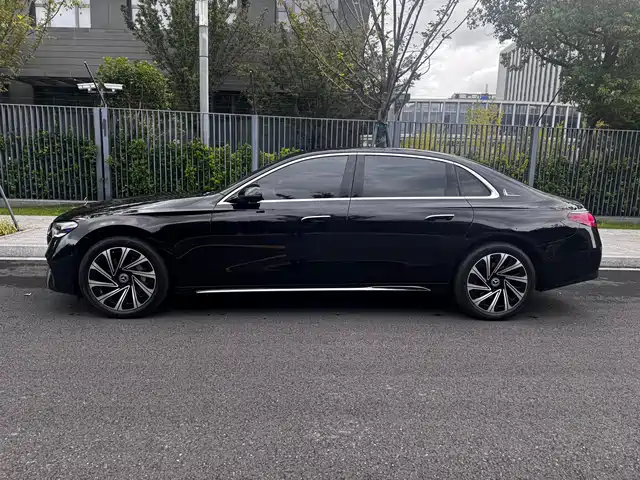 Mercedes-Benz E-Class 2024 Model E 300 L Luxury — фото 2